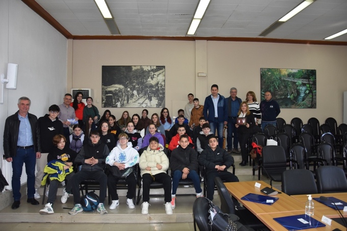 Φωτογραφία Επίσκεψη μαθητών του σχολείου Teofilo Patini L’ Aquila της Ιταλίας στο Δημαρχείο Νάουσας